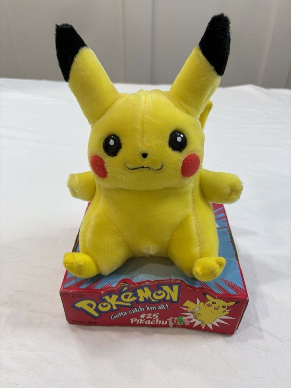 1998 Hasbro Pokemon Plush Stuffed Pikachu #25